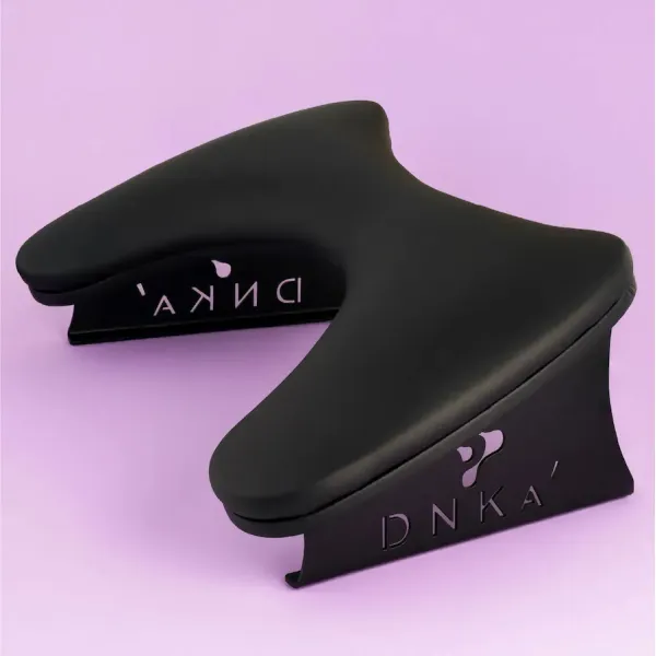 DNKa’ Anatomical Armrest for Manicure Black 
